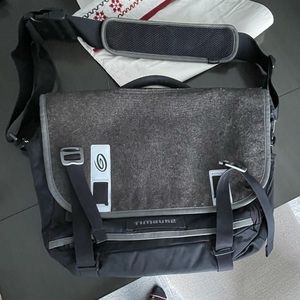 Timbuk2 messenger bag / tsa approved